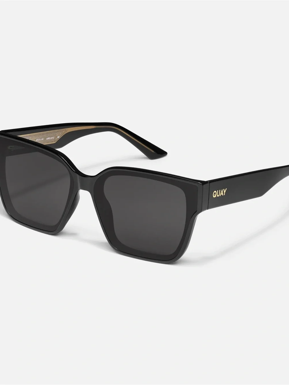 QUAY / Drive in large square unisex sunglasses black lens black frames